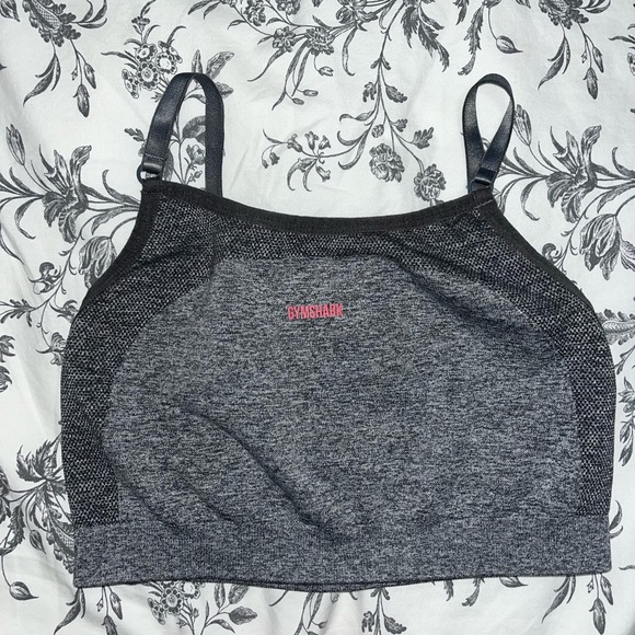 Gymshark sports bras - Picture 3 of 3